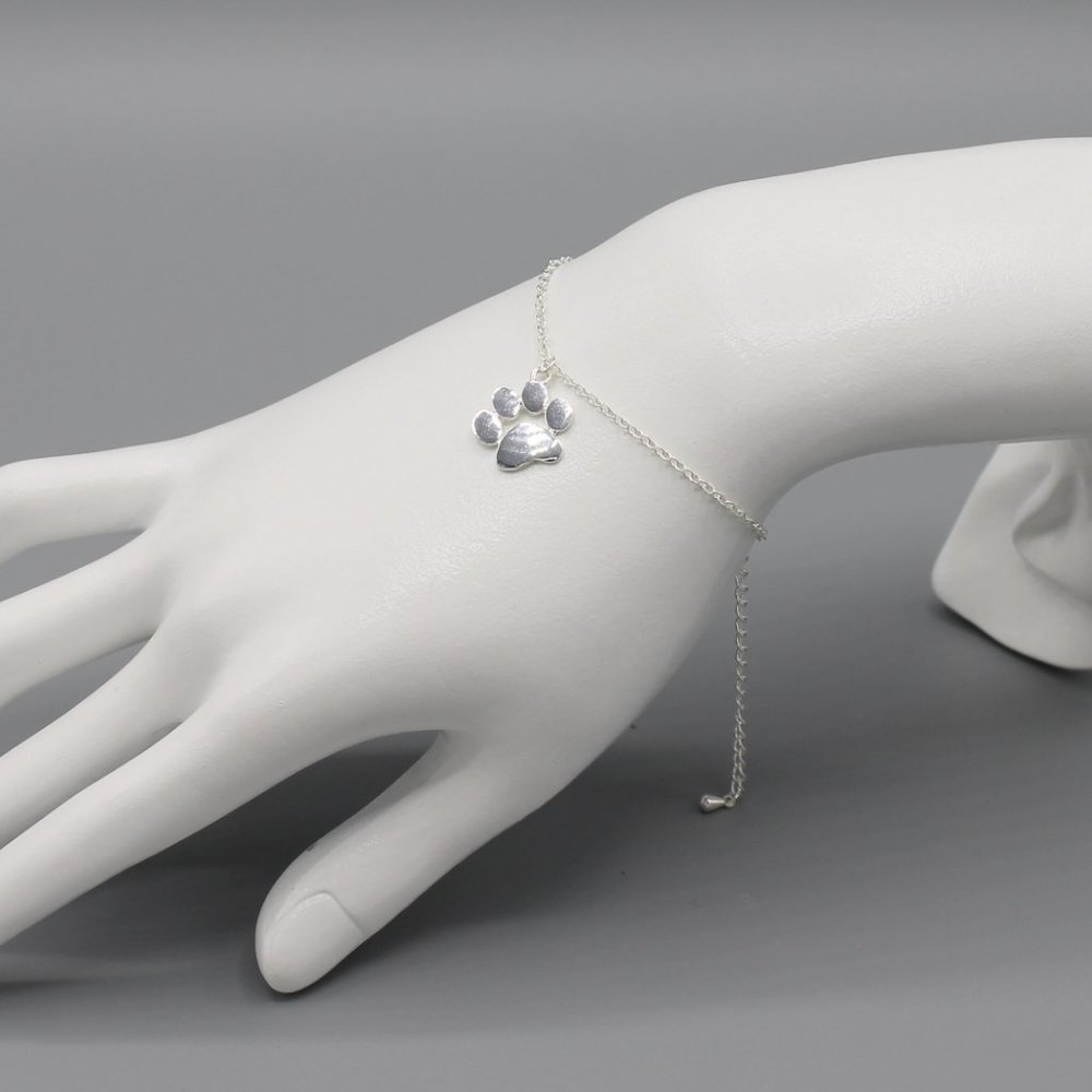 Silver tone dog cat paw animal dainty bracelet - Picture 2 of 6